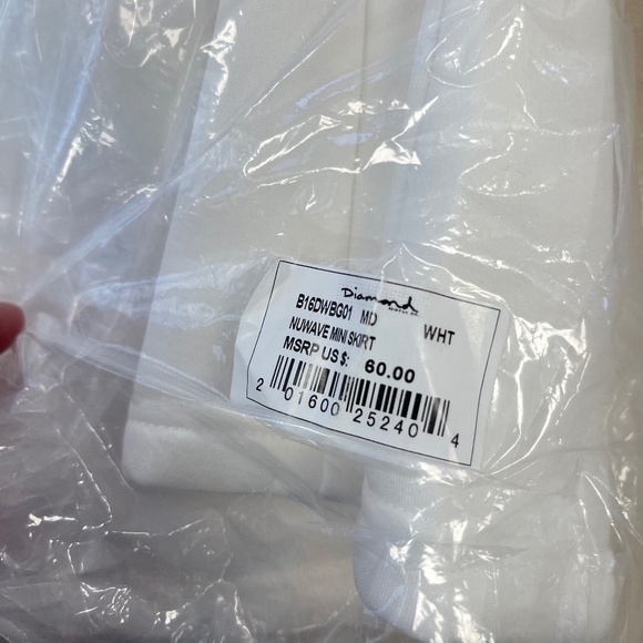 Diamond Supply Co White Nuwave Mini Skirt, Size M - NWT - Picture 3 of 5